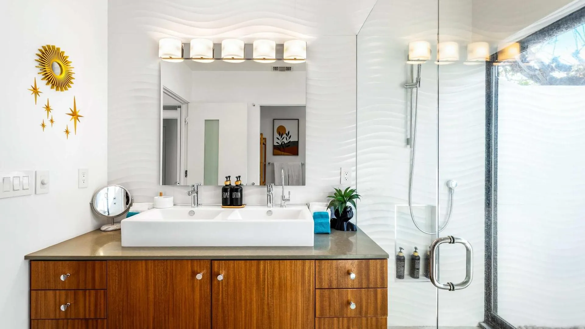 Luxury 4-Bedroom Home With Pool Spa & Stunning Mountain Views Palm Springs
