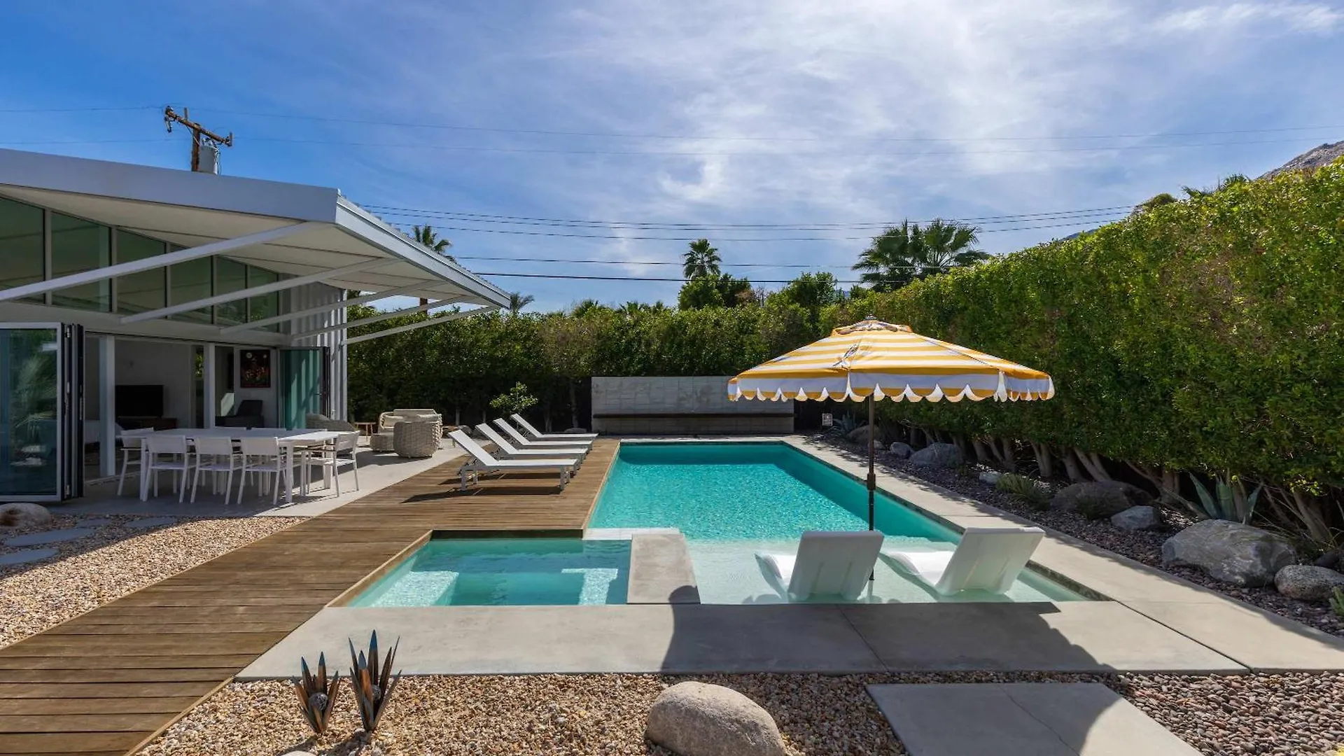 Luxury 4-Bedroom Home With Pool Spa & Stunning Mountain Views Palm Springs Vakantiehuis