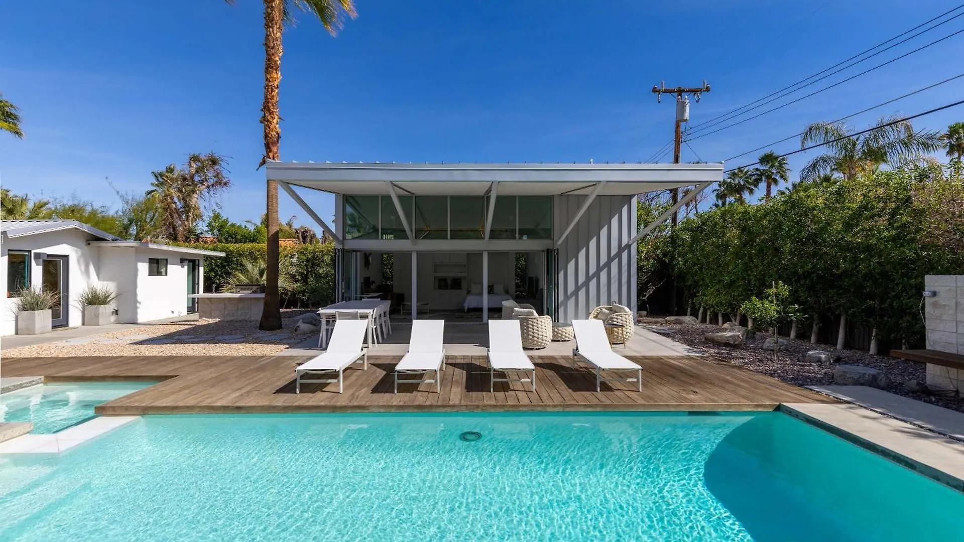 Luxury 4-Bedroom Home With Pool Spa & Stunning Mountain Views Palm Springs Vakantiehuis