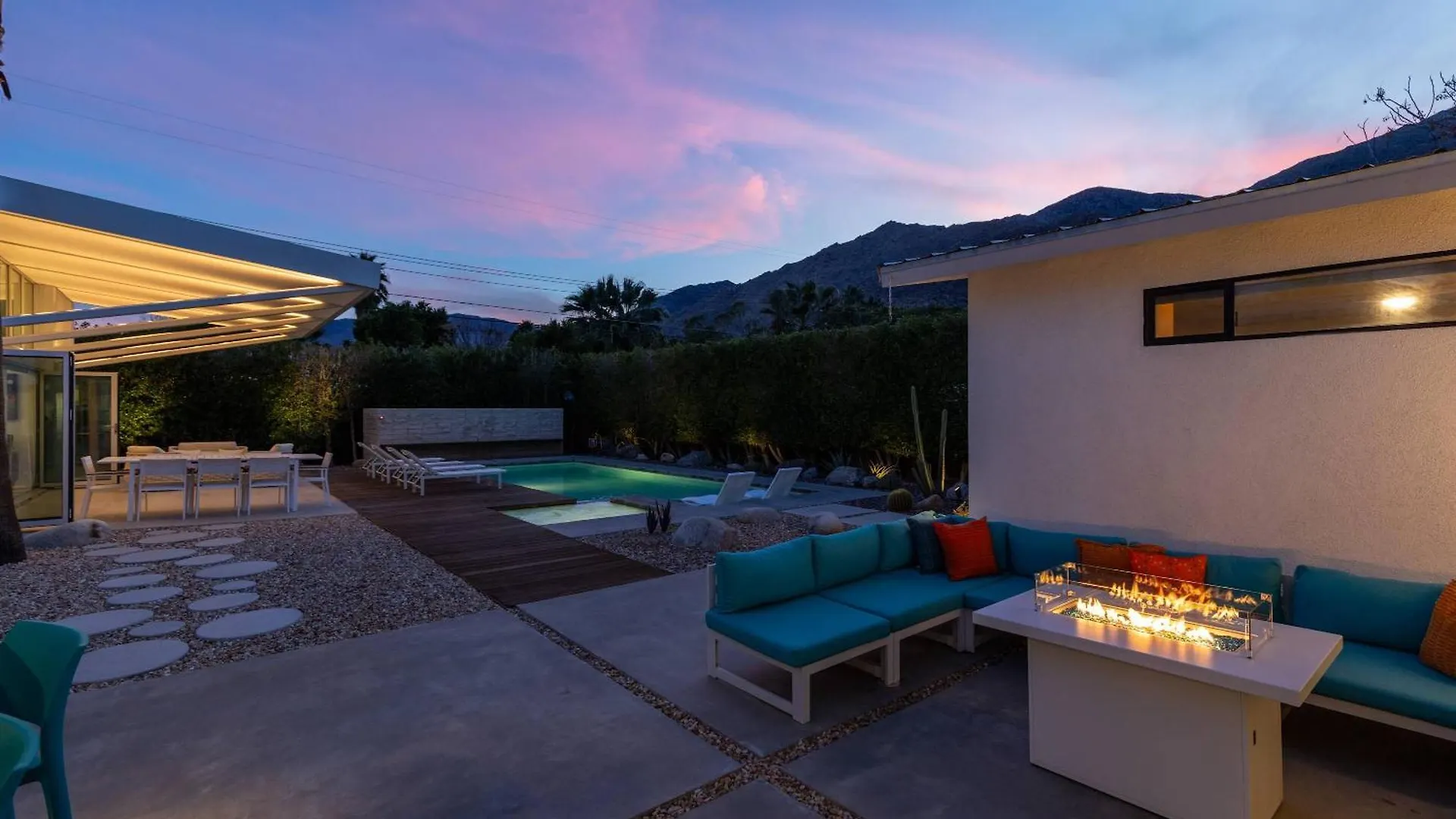 Vakantiehuis Luxury 4-Bedroom Home With Pool Spa & Stunning Mountain Views Palm Springs