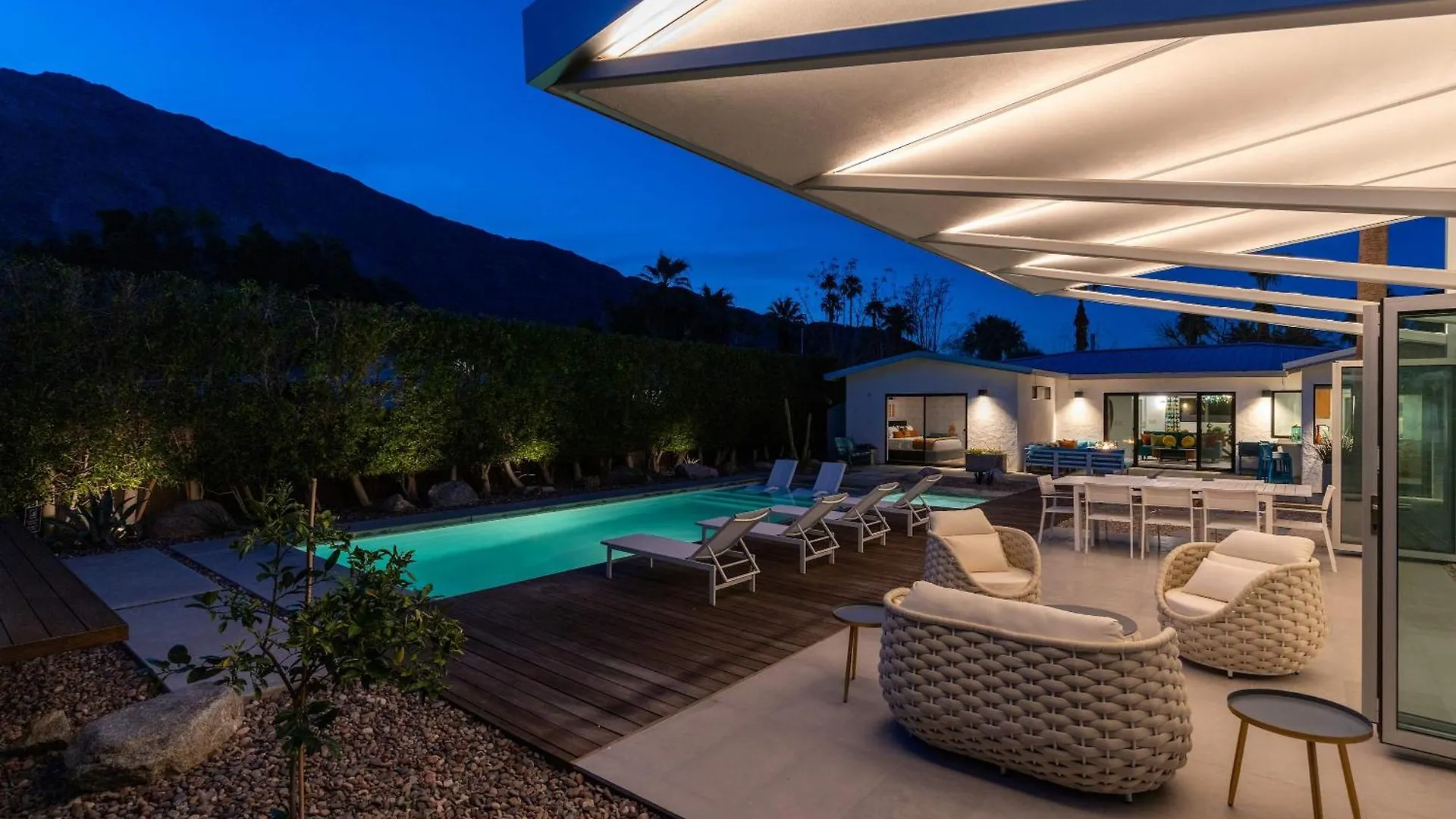 Luxury 4-Bedroom Home With Pool Spa & Stunning Mountain Views Palm Springs 0*,