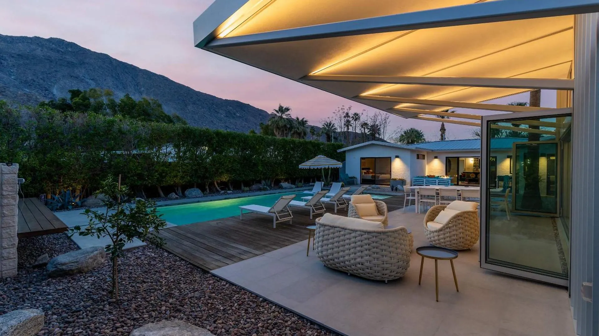 Luxury 4-Bedroom Home With Pool Spa & Stunning Mountain Views Palm Springs 0*,  Verenigde Staten