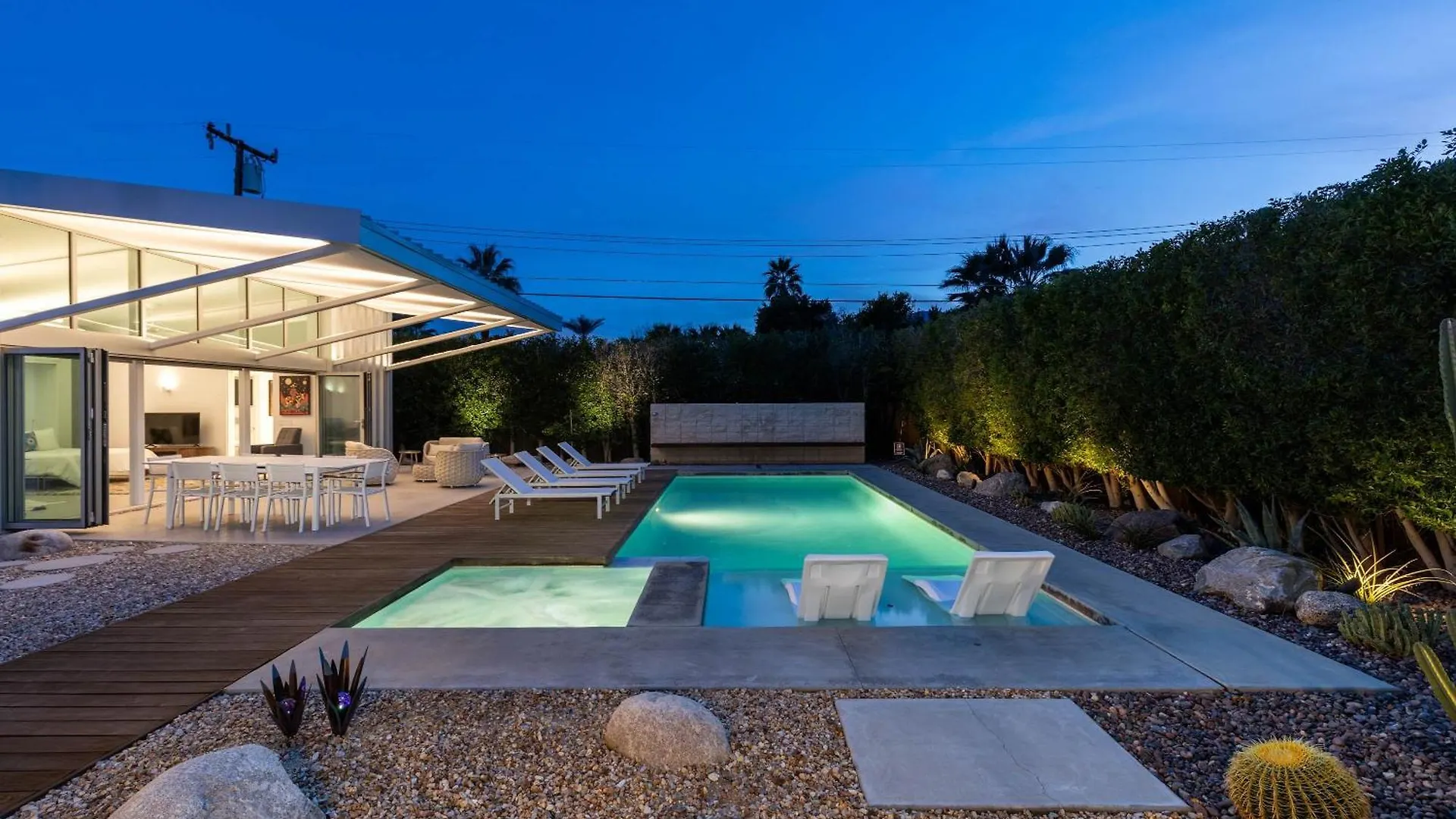 Luxury 4-Bedroom Home With Pool Spa & Stunning Mountain Views Palm Springs 0*,