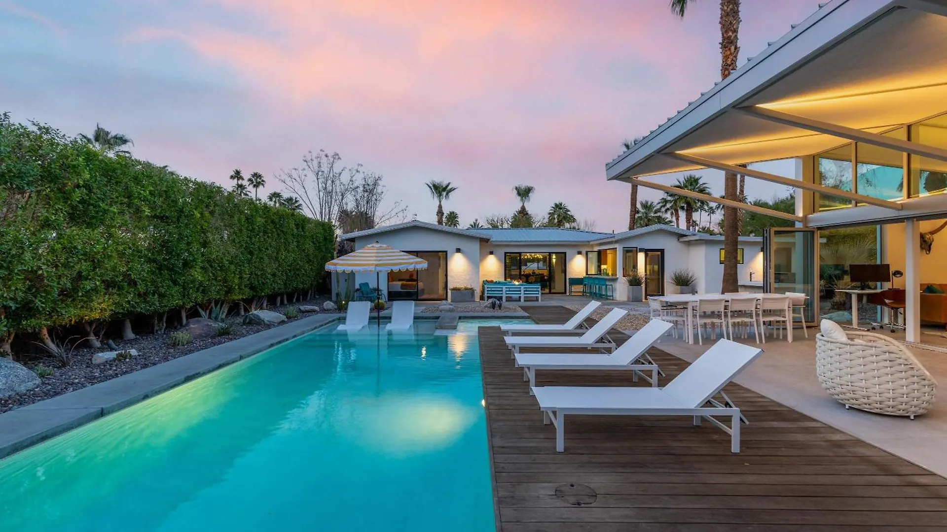 Luxury 4-Bedroom Home With Pool Spa & Stunning Mountain Views Palm Springs