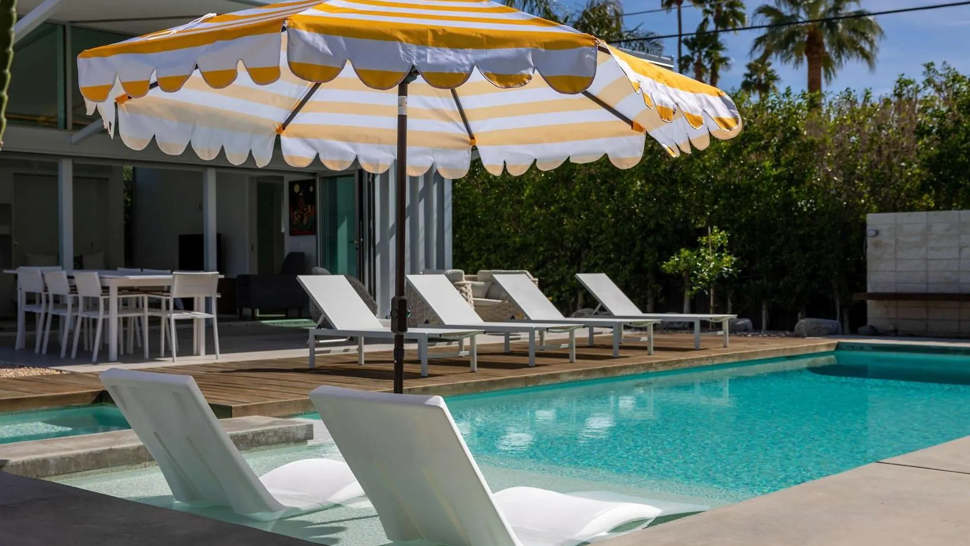 Vakantiehuis Luxury 4-Bedroom Home With Pool Spa & Stunning Mountain Views Palm Springs