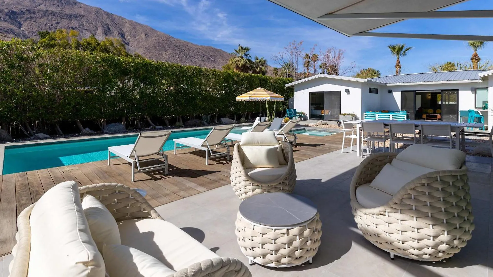 Luxury 4-Bedroom Home With Pool Spa & Stunning Mountain Views Palm Springs 0*,