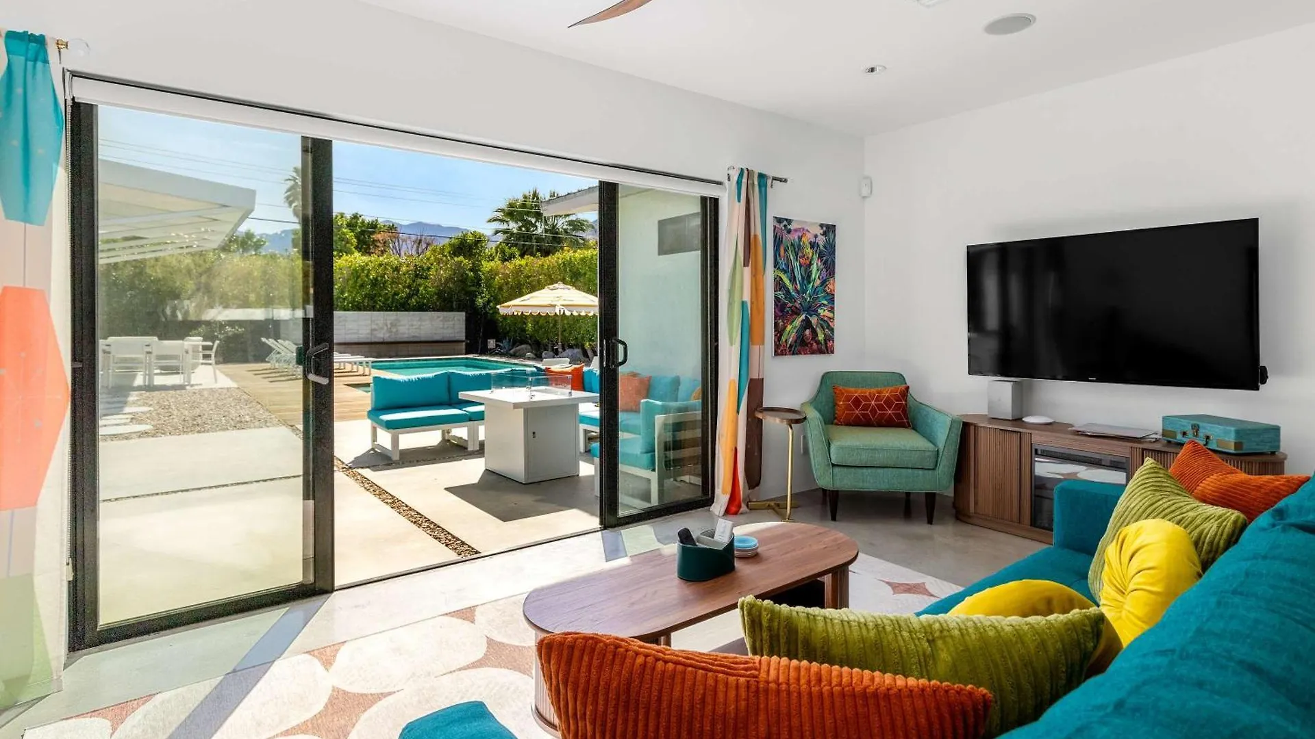 Luxury 4-Bedroom Home With Pool Spa & Stunning Mountain Views Palm Springs 0*,