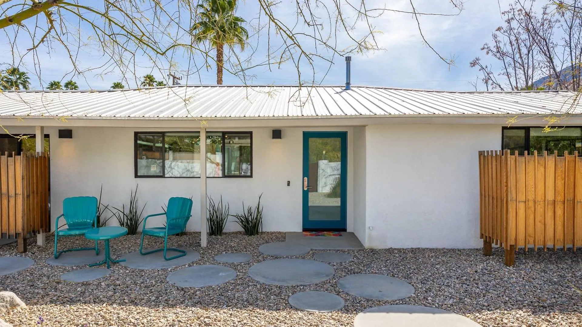 Luxury 4-Bedroom Home With Pool Spa & Stunning Mountain Views Palm Springs Holiday home