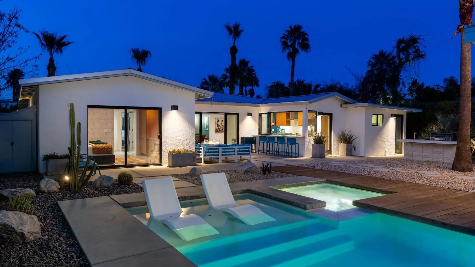 Luxury 4-Bedroom Home With Pool Spa & Stunning Mountain Views Palm Springs Holiday home
