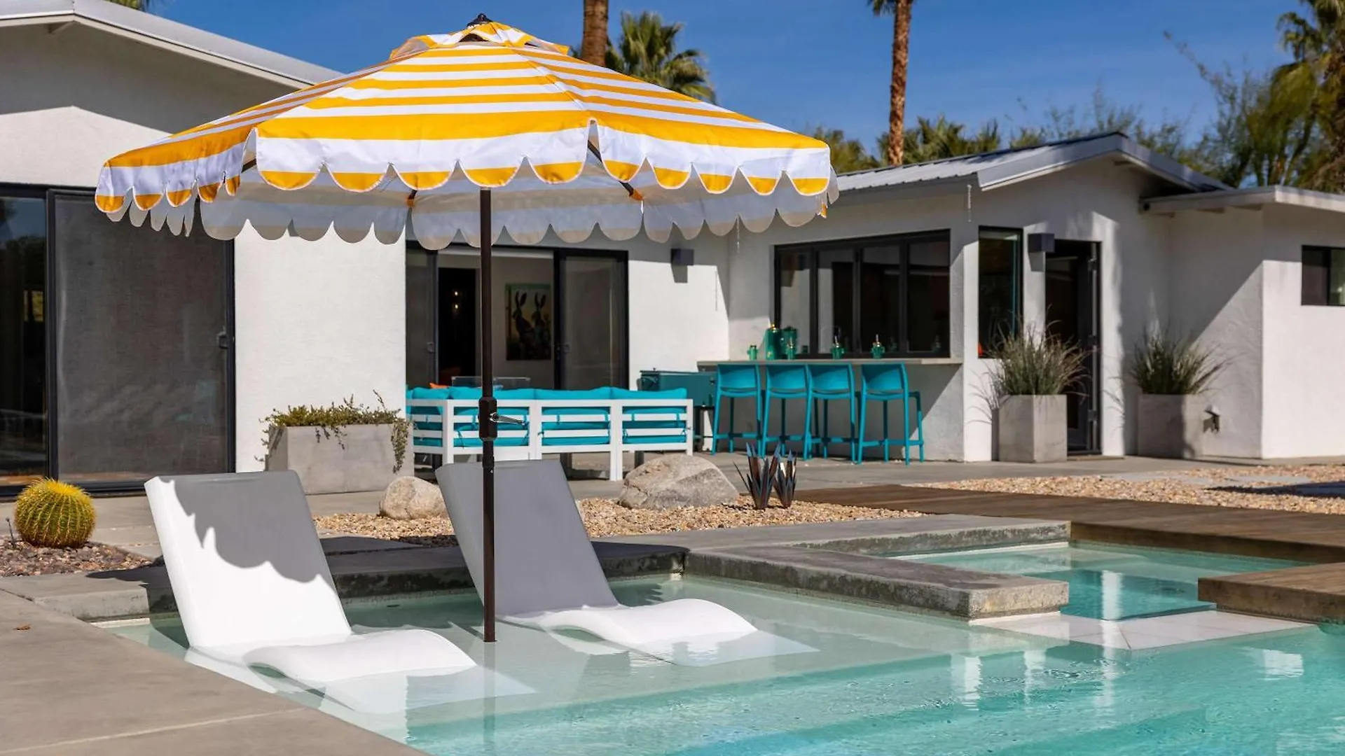 Luxury 4-Bedroom Home With Pool Spa & Stunning Mountain Views Palm Springs